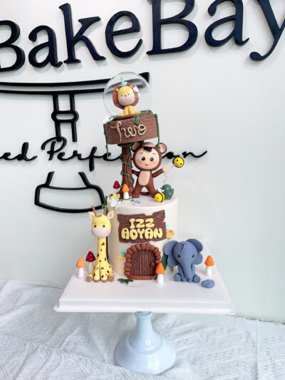 Izz Adyan's Baby Boy and Animal Cake