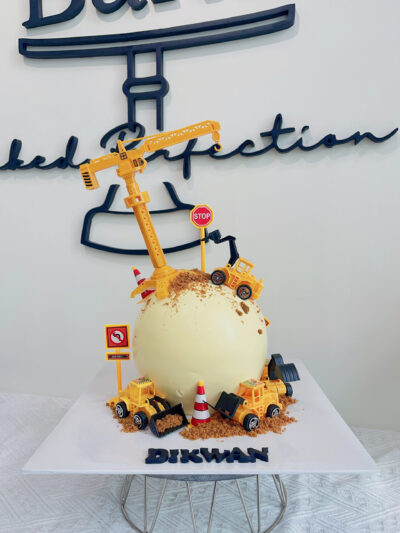 Dikwan's Construction Cake