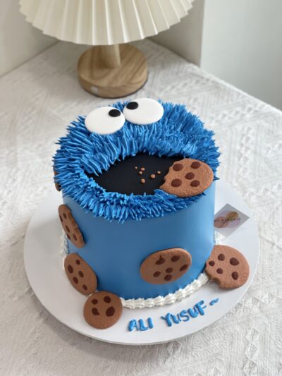 Ali Yusuf's Cookie Monster Cake