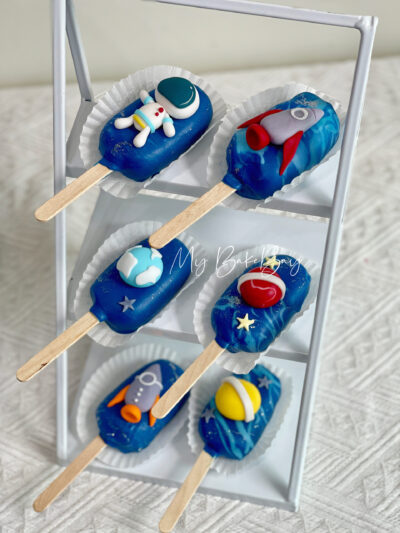 Astronaut and Space Cakesicle