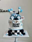Hulaiff Firdan's Blue Racing Car Cake
