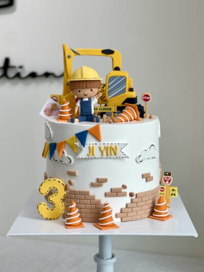 Ji Yin's Baby Boy Construction Cake