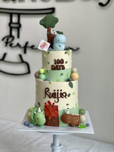 Ruijia's 2-Tier Cute Dinosaur with Party Hat Cake