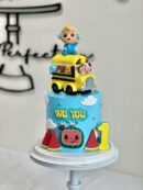 Wu You's Bus Figurine on Cocomelon Cake